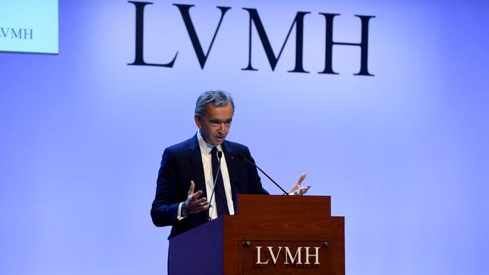 femmesmagazine-bernard-arnault-lvmh-annonce-production-gel-antibacterien-mode-se-mobilise-contre-coronvavirus