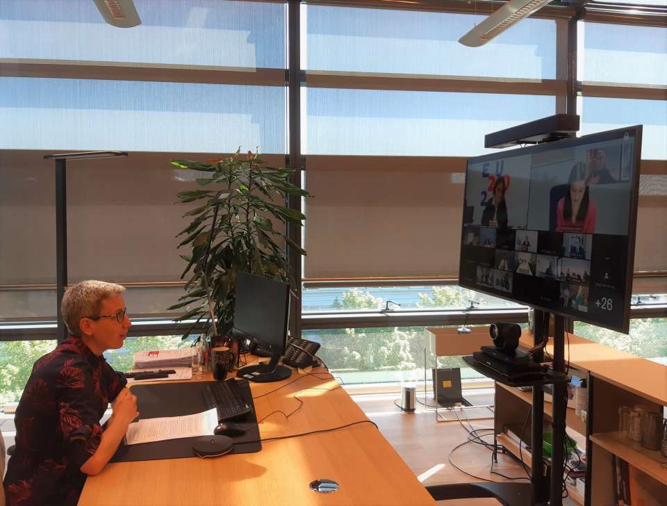 femmesmagazine-samtenson-culture-covid