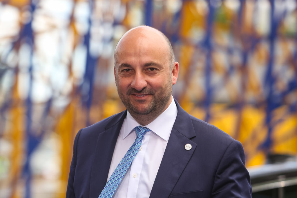 femmesmagazine-etienne-schneider-somme-de-sexpliquer-sur-fage