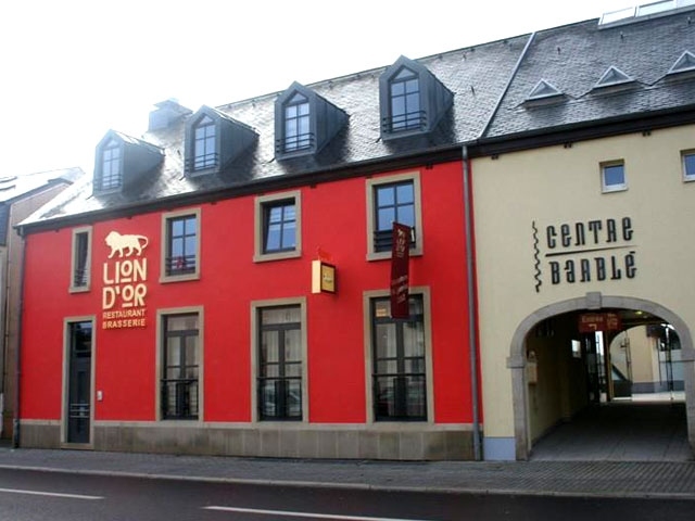 femmesmagazine-strassen-liondor-musele